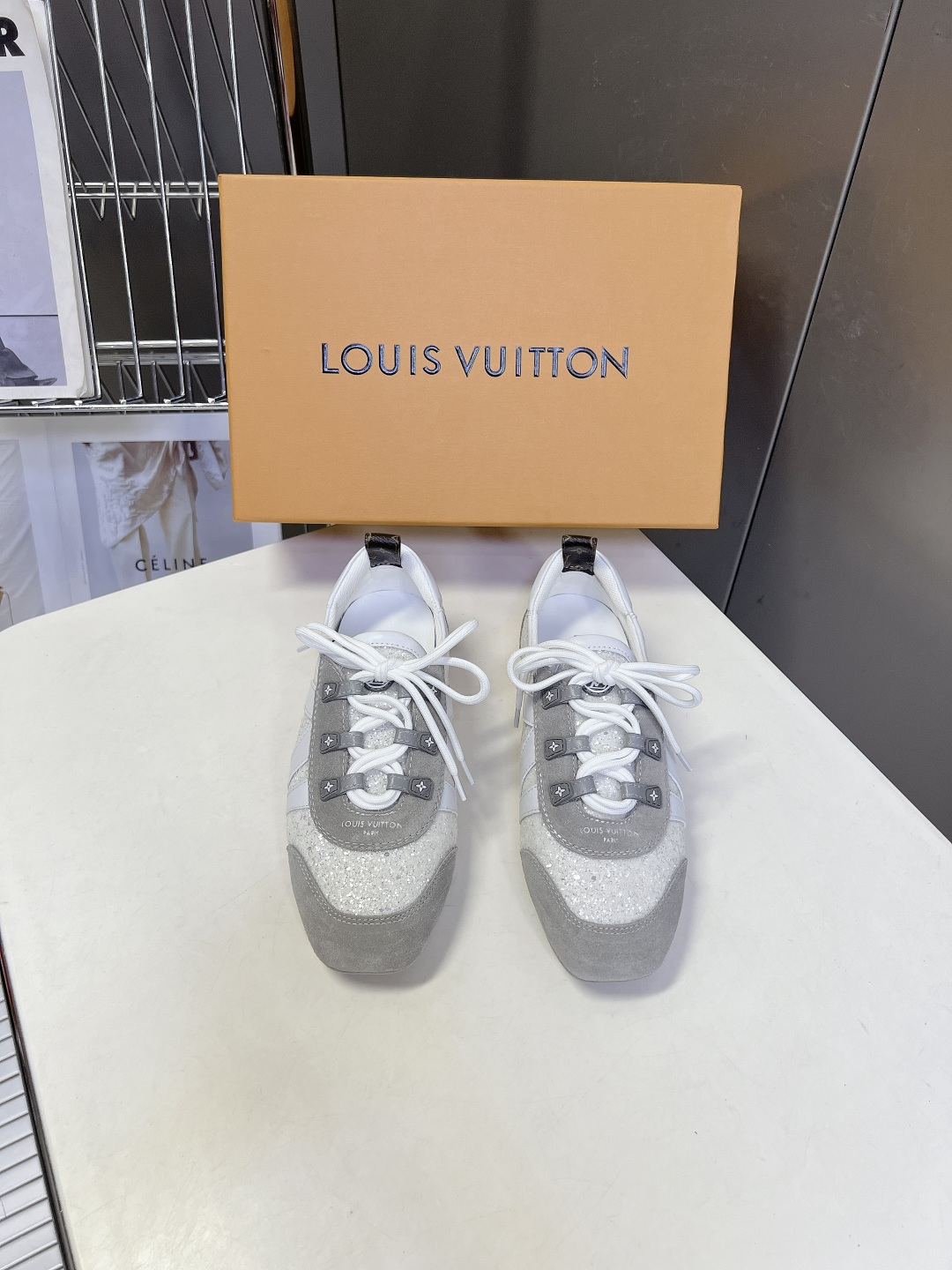 Louis Vuitton路易威登最新款亮片芭蕾德训平底鞋超多明星网红种草 春夏女士芭蕾风德训休闲鞋 融