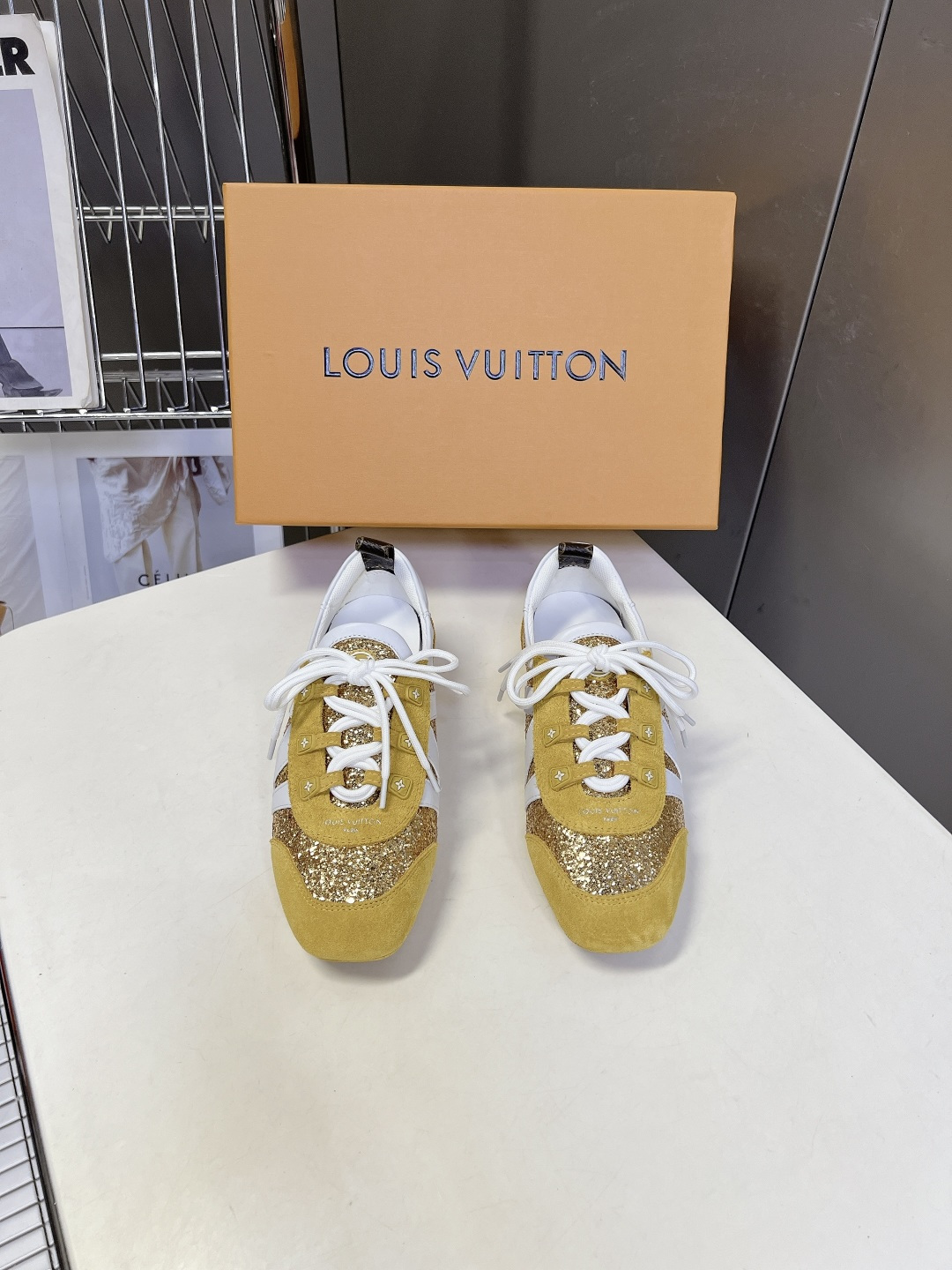 Louis Vuitton路易威登最新款亮片芭蕾德训平底鞋超多明星网红种草 春夏女士芭蕾风德训休闲鞋 融