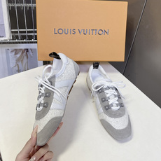 Louis Vuitton路易威登最新款亮片芭蕾德训平底鞋超多明星网红种草 春夏女士芭蕾风德训休闲鞋 融 Louis Vuitton路易威登最新款亮片芭蕾德训平底鞋超多明星网红种草 春夏女士芭蕾风德训休闲鞋 融