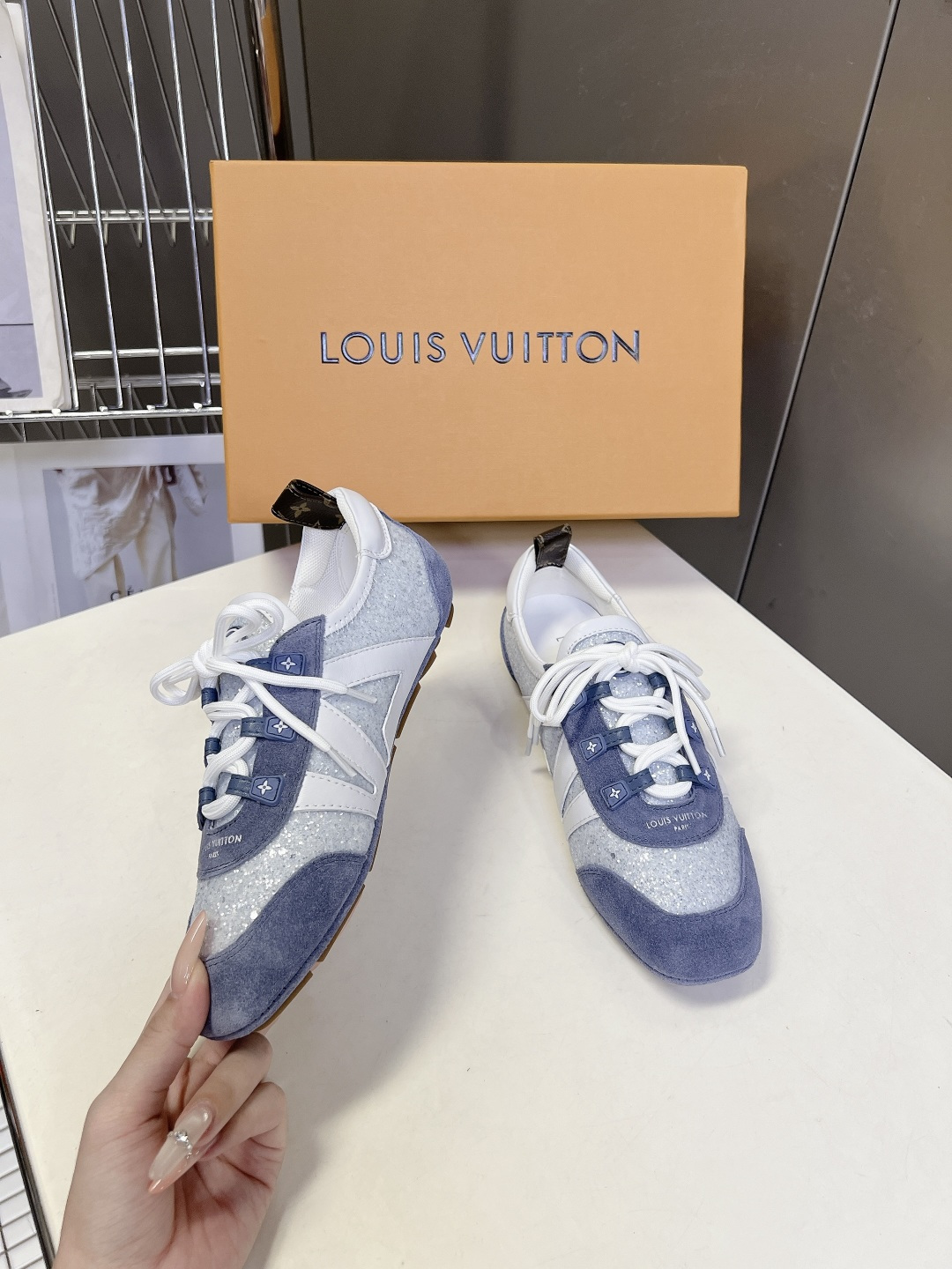 Louis Vuitton路易威登最新款亮片芭蕾德训平底鞋超多明星网红种草 春夏女士芭蕾风德训休闲鞋 融
