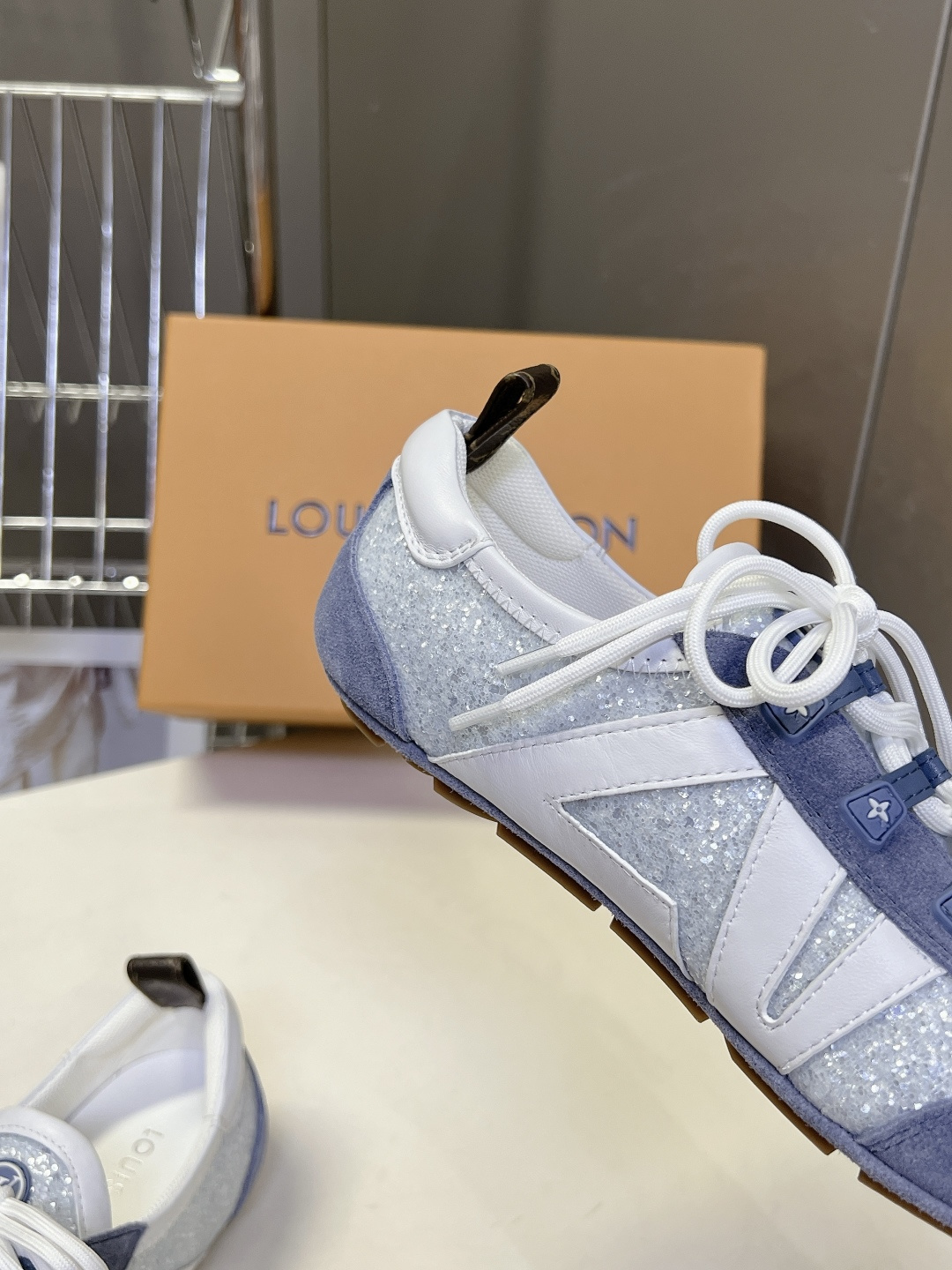 Louis Vuitton路易威登最新款亮片芭蕾德训平底鞋超多明星网红种草 春夏女士芭蕾风德训休闲鞋 融