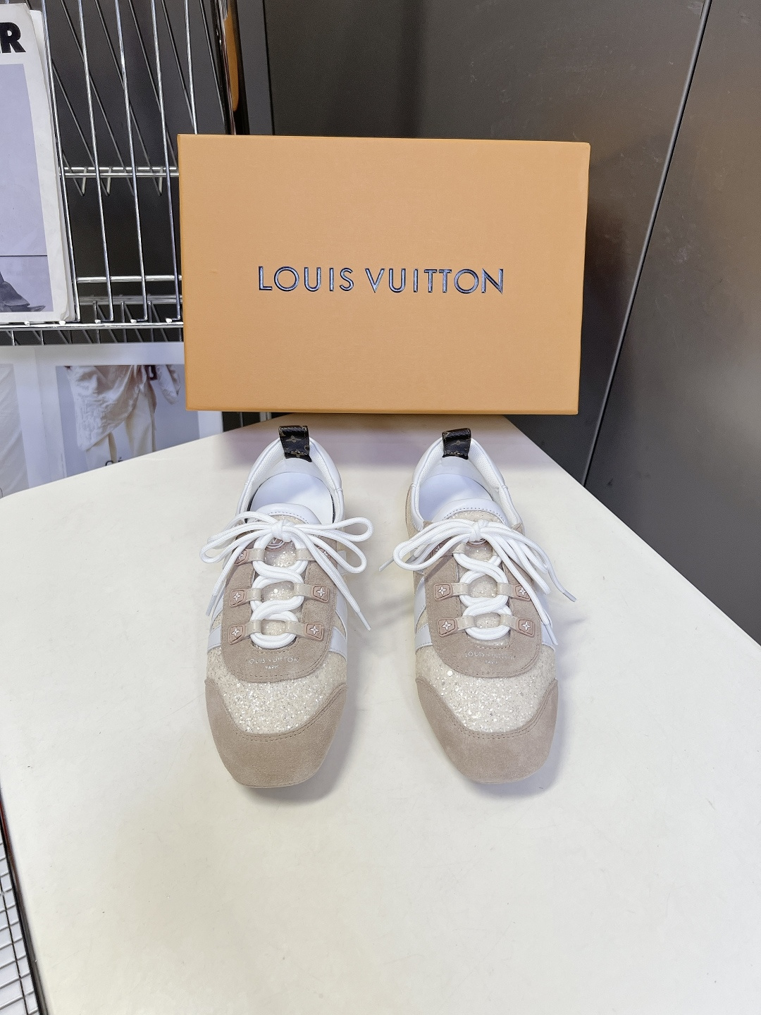 Louis Vuitton路易威登最新款亮片芭蕾德训平底鞋超多明星网红种草 春夏女士芭蕾风德训休闲鞋 融