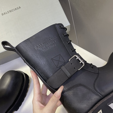 男➕20 Balenciaga巴黎世家25FW毒液Venom情侣款单扣绑带机车靴 请认准高版本 这款靴 男➕20 Balenciaga巴黎世家25FW毒液Venom情侣款单扣绑带机车靴 请认准高版本 这款靴