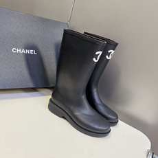 Chanel香奈儿双C哑光橡胶中筒雨靴超多明星网红种草 意大利产哑光防水天然橡胶 整体无缝一体橡胶 一体 Chanel香奈儿双C哑光橡胶中筒雨靴超多明星网红种草 意大利产哑光防水天然橡胶 整体无缝一体橡胶 一体