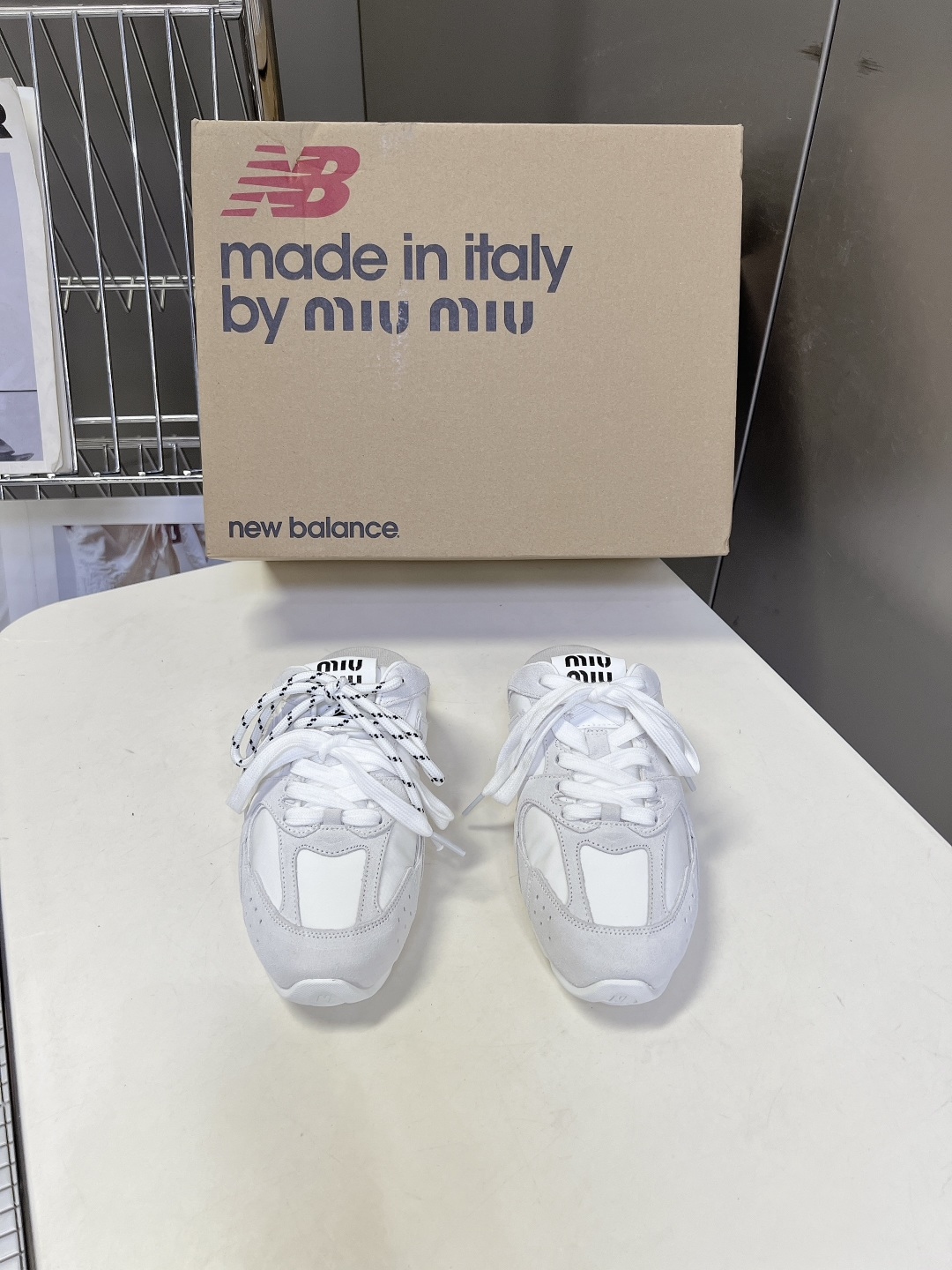 Miu Miu 缪缪× New Balance 530 SL 联名德训鞋 半拖 超多明星网红种草 复古运动风休闲跑鞋,融 Miu Miu 缪缪× New Balance 530 SL 联名德训鞋 半拖 超多明星网红种草 复古运动风休闲跑鞋,融