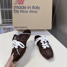 Miu Miu 缪缪× New Balance 530 SL 联名德训鞋 半拖 超多明星网红种草 复古运动风休闲跑鞋,融 Miu Miu 缪缪× New Balance 530 SL 联名德训鞋 半拖 超多明星网红种草 复古运动风休闲跑鞋,融