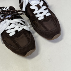 Miu Miu 缪缪× New Balance 530 SL 联名德训鞋 半拖 超多明星网红种草 复古运动风休闲跑鞋,融 Miu Miu 缪缪× New Balance 530 SL 联名德训鞋 半拖 超多明星网红种草 复古运动风休闲跑鞋,融