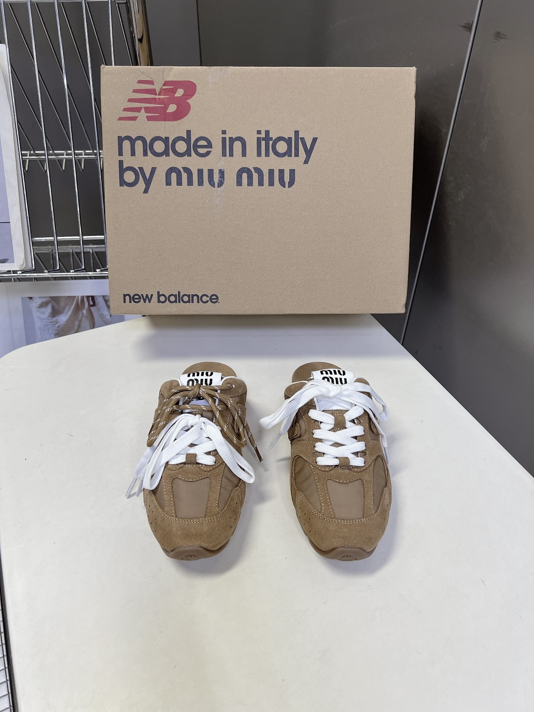 Miu Miu 缪缪× New Balance 530 SL 联名德训鞋 半拖 超多明星网红种草 复古运动风休闲跑鞋,融 Miu Miu 缪缪× New Balance 530 SL 联名德训鞋 半拖 超多明星网红种草 复古运动风休闲跑鞋,融
