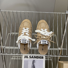 Miu Miu 缪缪× New Balance 530 SL 联名德训鞋 半拖 超多明星网红种草 复古运动风休闲跑鞋,融 Miu Miu 缪缪× New Balance 530 SL 联名德训鞋 半拖 超多明星网红种草 复古运动风休闲跑鞋,融