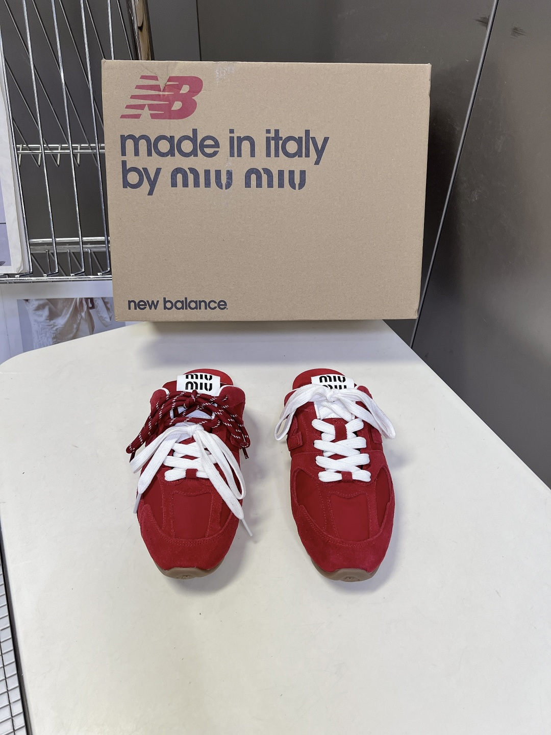 Miu Miu 缪缪× New Balance 530 SL 联名德训鞋 半拖 超多明星网红种草 复古运动风休闲跑鞋,融 Miu Miu 缪缪× New Balance 530 SL 联名德训鞋 半拖 超多明星网红种草 复古运动风休闲跑鞋,融