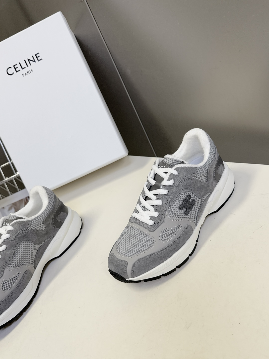 CELINE思琳最新款复古老爹鞋 运动鞋 超多明星网红种草 CELINE TRIOMPHE RUNNER 低帮复古运动鞋