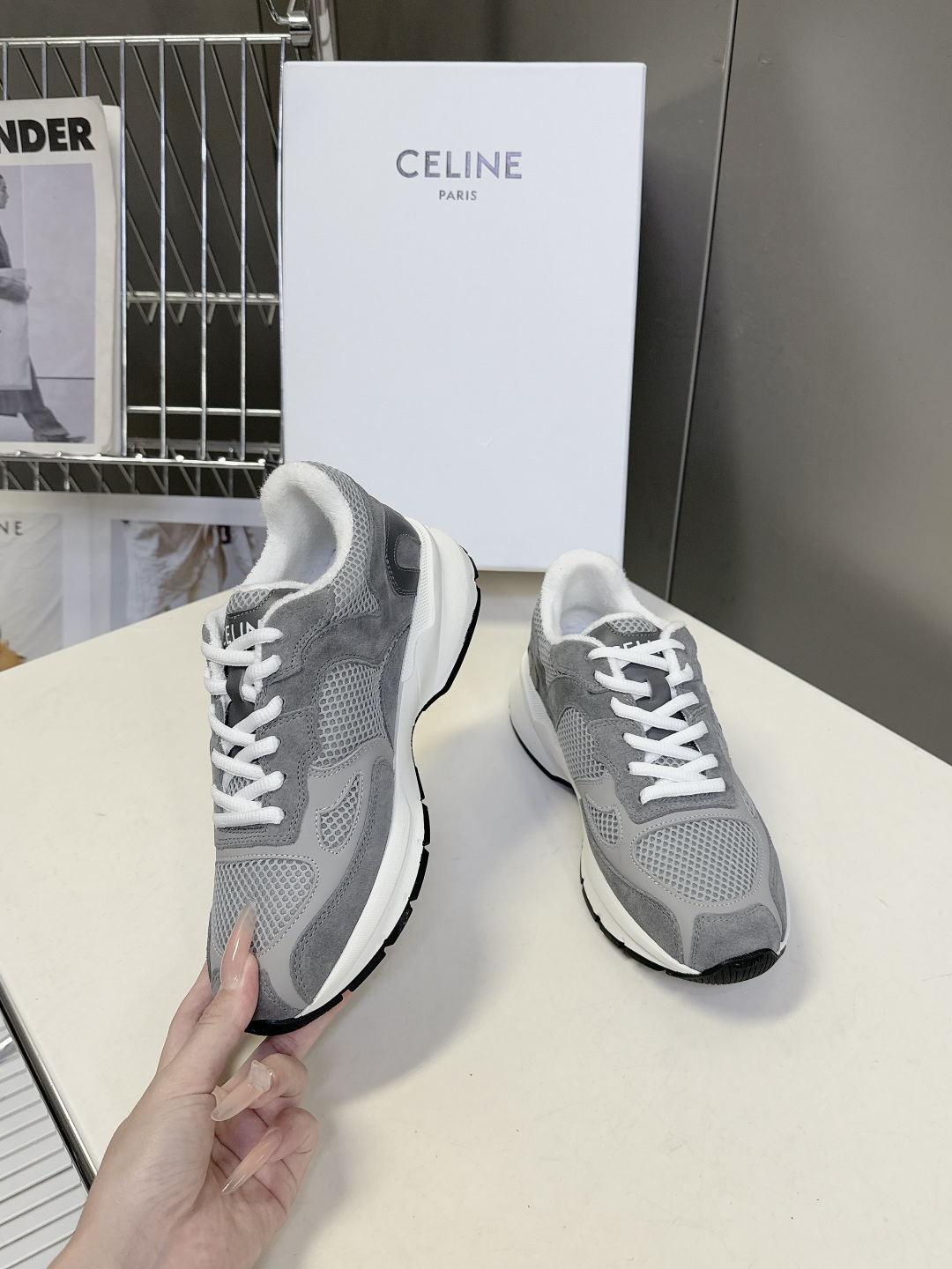 CELINE思琳最新款复古老爹鞋 运动鞋 超多明星网红种草 CELINE TRIOMPHE RUNNER 低帮复古运动鞋