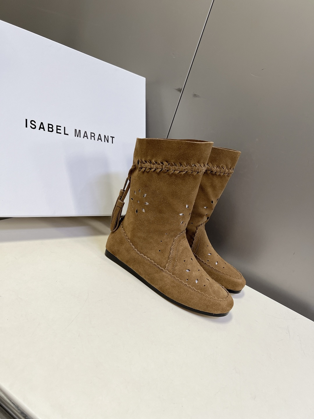 Isabel Marant伊莎贝尔 镂空流苏中筒靴 超多明星网红种草 靴身采用激光切割雪花状镂空孔洞 透气不闷脚 春夏秋