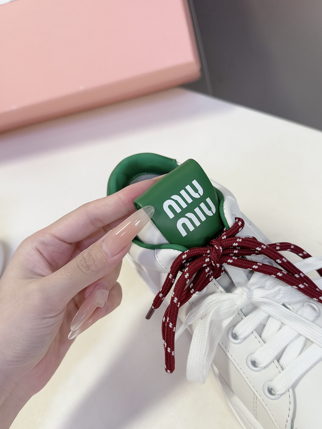 Miu Miu缪缪最新款彩色鞋带厚底小白鞋 德训鞋 超多明星网红种草当下最流行的缪系少女风穿搭 鞋面进口小牛皮 内里混 Miu Miu缪缪最新款彩色鞋带厚底小白鞋 德训鞋 超多明星网红种草当下最流行的缪系少女风穿搭 鞋面进口小牛皮 内里混