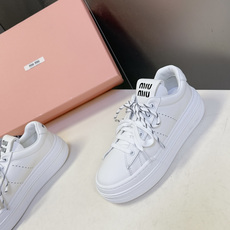 Miu Miu缪缪最新款彩色鞋带厚底小白鞋 德训鞋 超多明星网红种草当下最流行的缪系少女风穿搭 鞋面进口小牛皮 内里混 Miu Miu缪缪最新款彩色鞋带厚底小白鞋 德训鞋 超多明星网红种草当下最流行的缪系少女风穿搭 鞋面进口小牛皮 内里混
