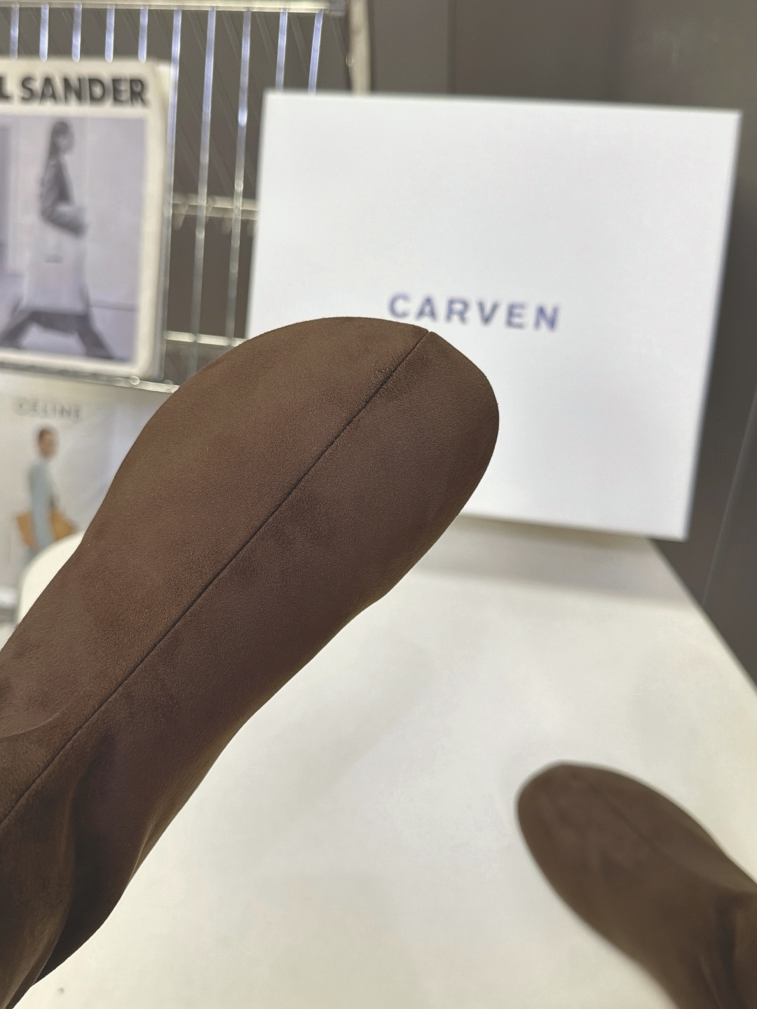 CARVEN秋冬最新款极简风弹力平底高筒瘦瘦靴 超多明星网红种草 属于CARVEN法式极简秋冬主力靴款 延续中筒靴同款中 CARVEN秋冬最新款极简风弹力平底高筒瘦瘦靴 超多明星网红种草 属于CARVEN法式极简秋冬主力靴款 延续中筒靴同款中