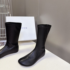 CARVEN秋冬最新款极简风弹力平底中筒瘦瘦靴 超多明星网红种草 CARVEN(卡纷)法式轻奢极简线秀场靴款 主打无修饰 CARVEN秋冬最新款极简风弹力平底中筒瘦瘦靴 超多明星网红种草 CARVEN(卡纷)法式轻奢极简线秀场靴款 主打无修饰