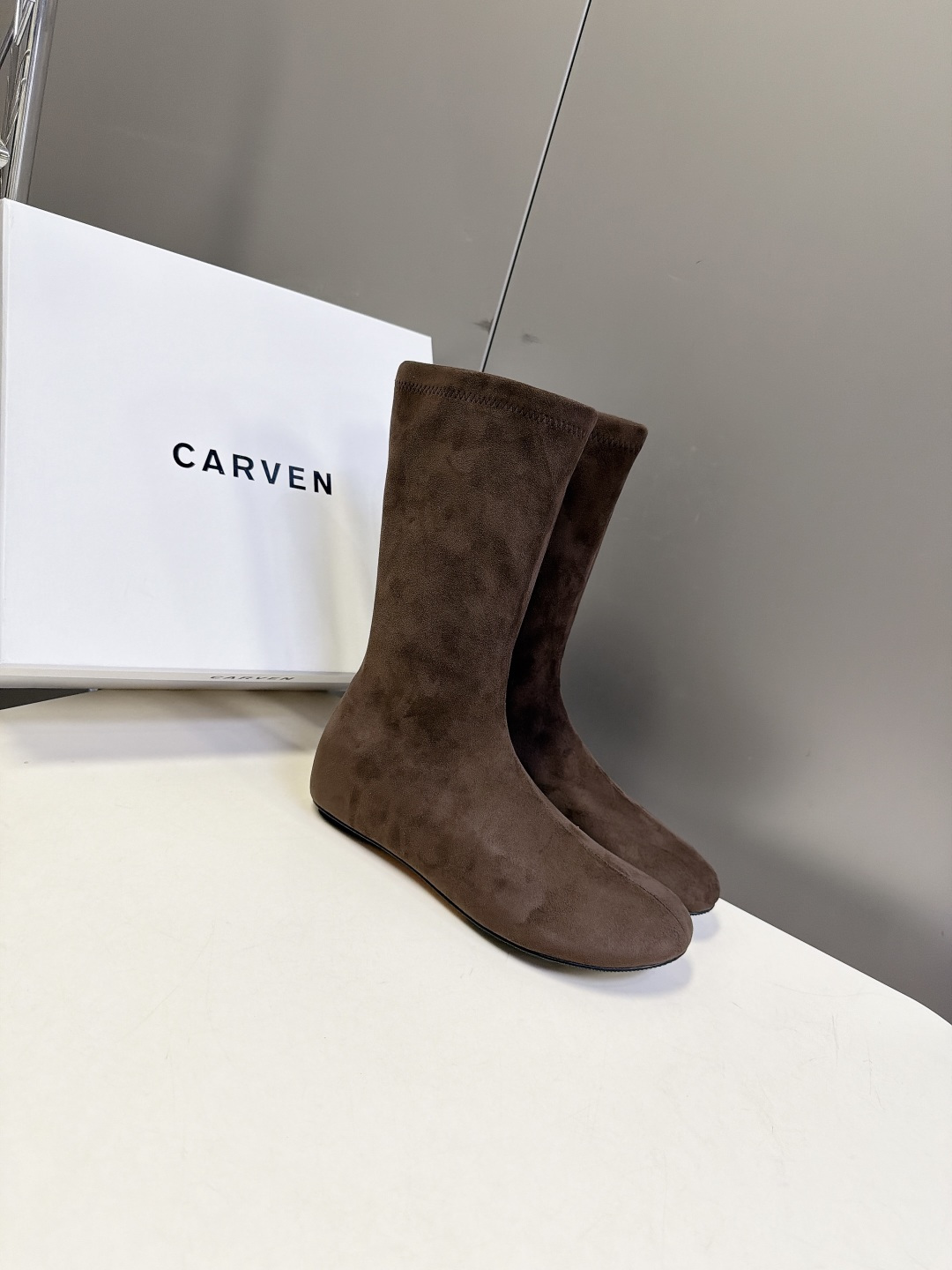CARVEN秋冬最新款极简风弹力平底中筒瘦瘦靴 超多明星网红种草 CARVEN(卡纷)法式轻奢极简线秀场靴款 主打无修饰 CARVEN秋冬最新款极简风弹力平底中筒瘦瘦靴 超多明星网红种草 CARVEN(卡纷)法式轻奢极简线秀场靴款 主打无修饰