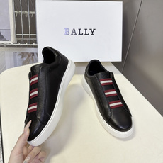 BALLY巴利最新款红白织带一脚蹬休闲板鞋 超多明星网红种草 鞋身正面三段式红白相间弹力织带 是BALLY百年标志性条纹 BALLY巴利最新款红白织带一脚蹬休闲板鞋 超多明星网红种草 鞋身正面三段式红白相间弹力织带 是BALLY百年标志性条纹