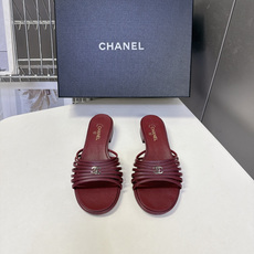 CHANEL香奈儿春夏最新款多层细带平底凉拖 超多明星网红种草 五根纤细小羊皮条横向分层排布 线条轻薄通透 视觉弱化脚面 CHANEL香奈儿春夏最新款多层细带平底凉拖 超多明星网红种草 五根纤细小羊皮条横向分层排布 线条轻薄通透 视觉弱化脚面
