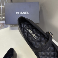 CHANEL香奈儿一字扣玛丽珍芭蕾平底鞋 超多明星网红种草 鞋头拼接撞线设计 前端刺绣立体双C标识 是该系列辨识度最高的 CHANEL香奈儿一字扣玛丽珍芭蕾平底鞋 超多明星网红种草 鞋头拼接撞线设计 前端刺绣立体双C标识 是该系列辨识度最高的