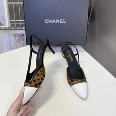 CHANEL香奈儿经典双色尖头后绊带Slingback凉鞋 超多明星网红种草 这是香奈儿经典Slingback后空绊带高 CHANEL香奈儿经典双色尖头后绊带Slingback凉鞋 超多明星网红种草 这是香奈儿经典Slingback后空绊带高
