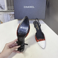 CHANEL香奈儿经典双色尖头后绊带Slingback凉鞋 超多明星网红种草 这是香奈儿经典Slingback后空绊带高 CHANEL香奈儿经典双色尖头后绊带Slingback凉鞋 超多明星网红种草 这是香奈儿经典Slingback后空绊带高