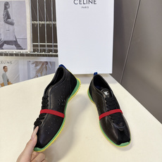 CELINE思琳最新款复古镂空德训跑鞋 超多明星网红种草 低帮流线型复古阿甘鞋型 鞋头微收 鞋身轻薄贴合脚型 主打松弛芭 CELINE思琳最新款复古镂空德训跑鞋 超多明星网红种草 低帮流线型复古阿甘鞋型 鞋头微收 鞋身轻薄贴合脚型 主打松弛芭