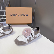 Louis Vuitton路易威登最新款芭蕾德训平底鞋 超多明星网红种草 春夏女士芭蕾风德训休闲鞋 融合复古德训鞋型与薄 Louis Vuitton路易威登最新款芭蕾德训平底鞋 超多明星网红种草 春夏女士芭蕾风德训休闲鞋 融合复古德训鞋型与薄