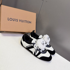 Louis Vuitton路易威登最新款芭蕾德训平底鞋 超多明星网红种草 春夏女士芭蕾风德训休闲鞋 融合复古德训鞋型与薄 Louis Vuitton路易威登最新款芭蕾德训平底鞋 超多明星网红种草 春夏女士芭蕾风德训休闲鞋 融合复古德训鞋型与薄