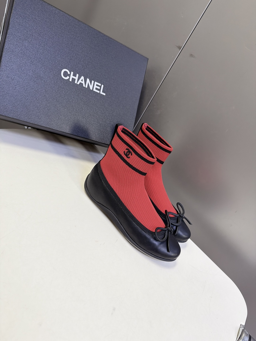 CHANEL香奈儿最新款芭蕾风针织拼接袜靴 超多明星网红种草 风格偏向法式千金 韩系温柔风 融合经典芭蕾平底鞋+弹力袜靴 CHANEL香奈儿最新款芭蕾风针织拼接袜靴 超多明星网红种草 风格偏向法式千金 韩系温柔风 融合经典芭蕾平底鞋+弹力袜靴