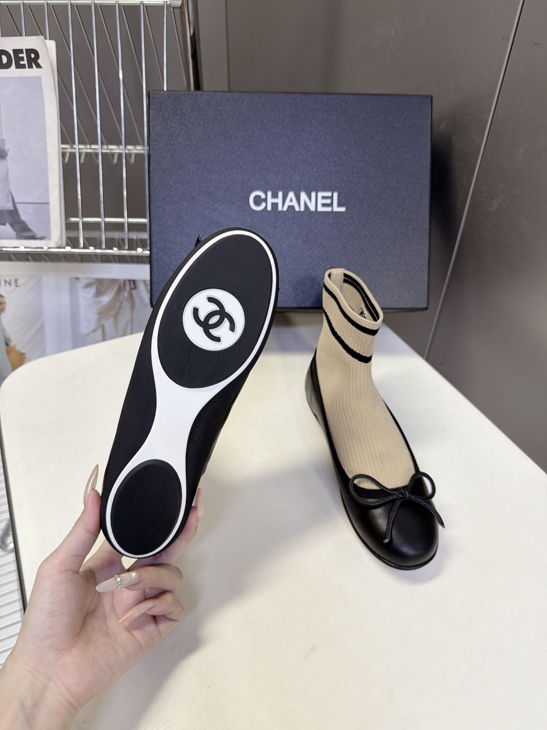 CHANEL香奈儿最新款芭蕾风针织拼接袜靴 超多明星网红种草 风格偏向法式千金 韩系温柔风 融合经典芭蕾平底鞋+弹力袜靴 CHANEL香奈儿最新款芭蕾风针织拼接袜靴 超多明星网红种草 风格偏向法式千金 韩系温柔风 融合经典芭蕾平底鞋+弹力袜靴