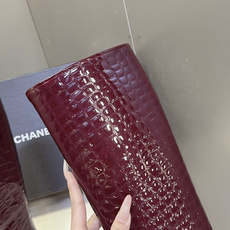 CHANEL香奈儿最新款极简风金属饰条低跟直筒高筒靴 超多明星网红种草 小香26A最火单品 当下最流行的极简酷飒复古风 CHANEL香奈儿最新款极简风金属饰条低跟直筒高筒靴 超多明星网红种草 小香26A最火单品 当下最流行的极简酷飒复古风