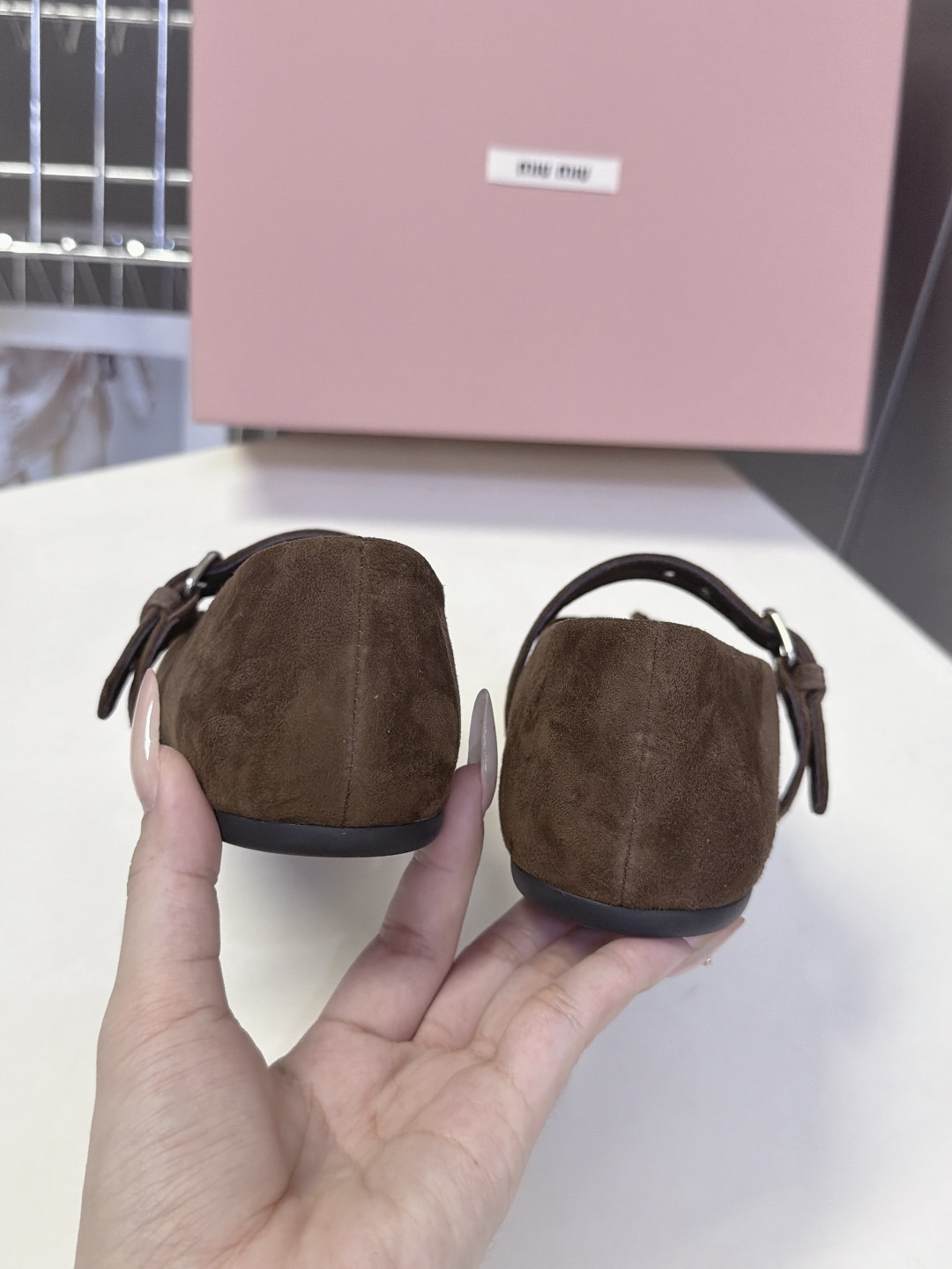 Miu Miu缪缪最新款尖头蝴蝶结玛丽珍平底鞋 超多明星网红种草 Miu系复古 法式芭蕾风 轻熟通勤 美拉德穿搭 尖头浅 Miu Miu缪缪最新款尖头蝴蝶结玛丽珍平底鞋 超多明星网红种草 Miu系复古 法式芭蕾风 轻熟通勤 美拉德穿搭 尖头浅