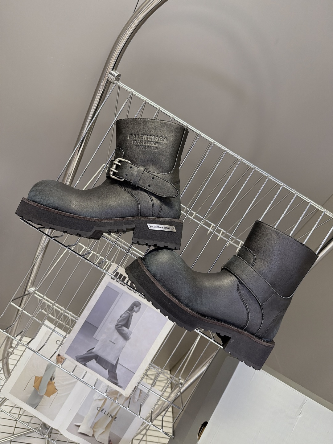 男➕20 Balenciaga巴黎世家Venom Engineer Boot情侣款毒液工程师短靴 超多明星网红种草 原版 男➕20 Balenciaga巴黎世家Venom Engineer Boot情侣款毒液工程师短靴 超多明星网红种草 原版