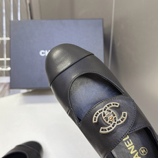 CHANEL香奈儿最新款双C玛丽珍平底鞋 超多明星网红种草 香奈儿新款复古玛丽珍单鞋 延续品牌经典双色拼头设计 芭蕾风与 CHANEL香奈儿最新款双C玛丽珍平底鞋 超多明星网红种草 香奈儿新款复古玛丽珍单鞋 延续品牌经典双色拼头设计 芭蕾风与