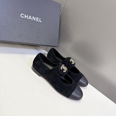 CHANEL香奈儿最新款双C玛丽珍平底鞋 超多明星网红种草 香奈儿新款复古玛丽珍单鞋 延续品牌经典双色拼头设计 芭蕾风与 CHANEL香奈儿最新款双C玛丽珍平底鞋 超多明星网红种草 香奈儿新款复古玛丽珍单鞋 延续品牌经典双色拼头设计 芭蕾风与