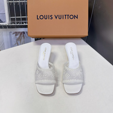 Louis Vuitton路易威登夏季女士网纱刺绣猫跟凉拖 Louis Vuitton路易威登夏季女士网纱刺绣猫跟凉拖