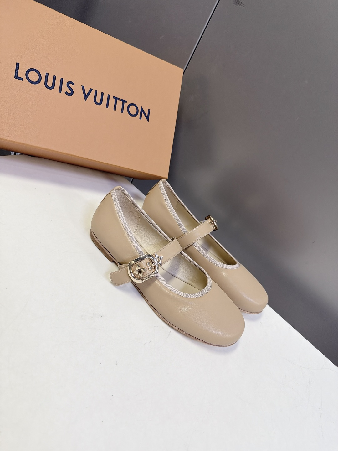 Louis Vuitton路易威登极简风玛丽珍平底鞋 Louis Vuitton路易威登极简风玛丽珍平底鞋
