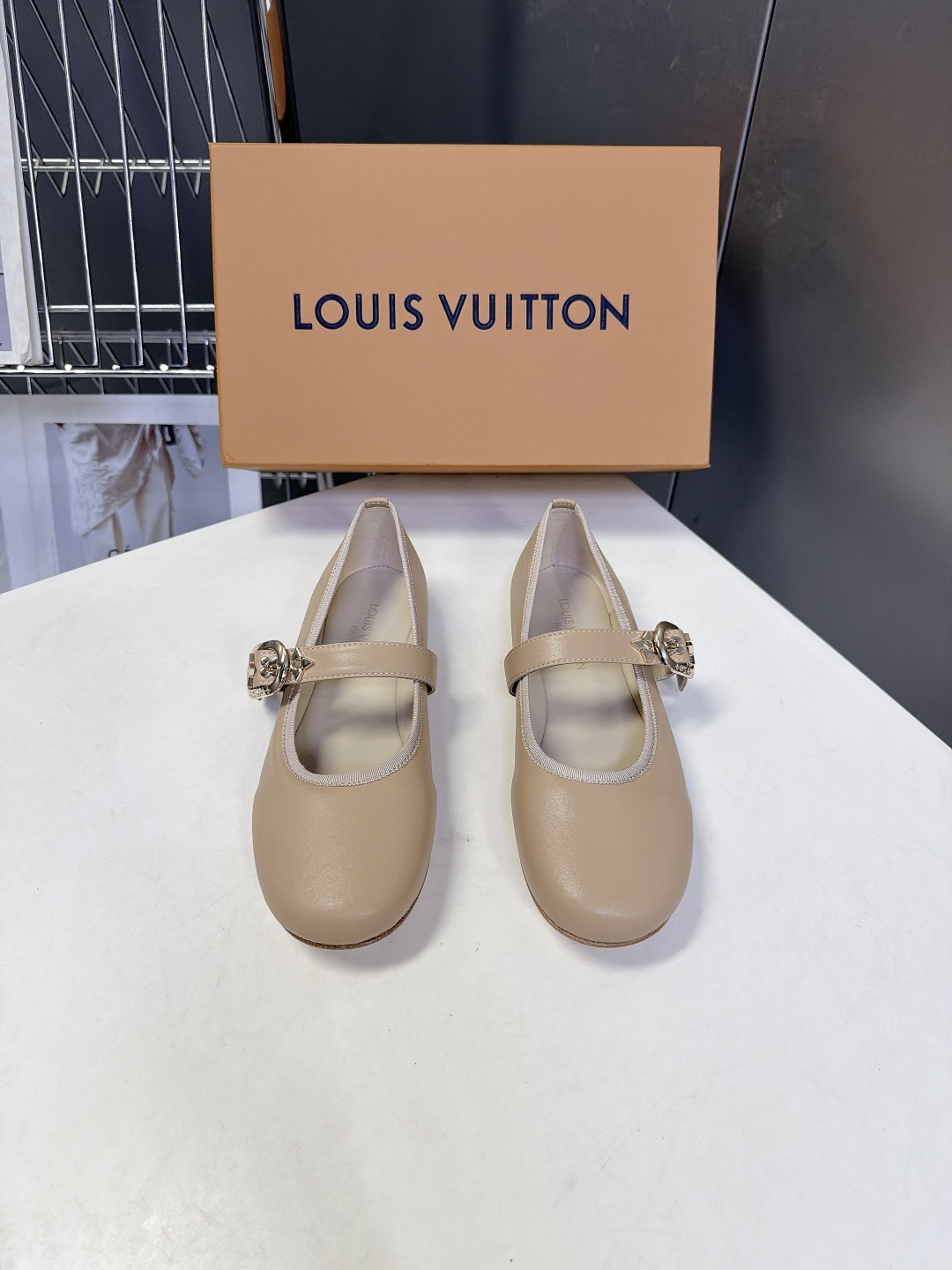 Louis Vuitton路易威登极简风玛丽珍平底鞋 Louis Vuitton路易威登极简风玛丽珍平底鞋