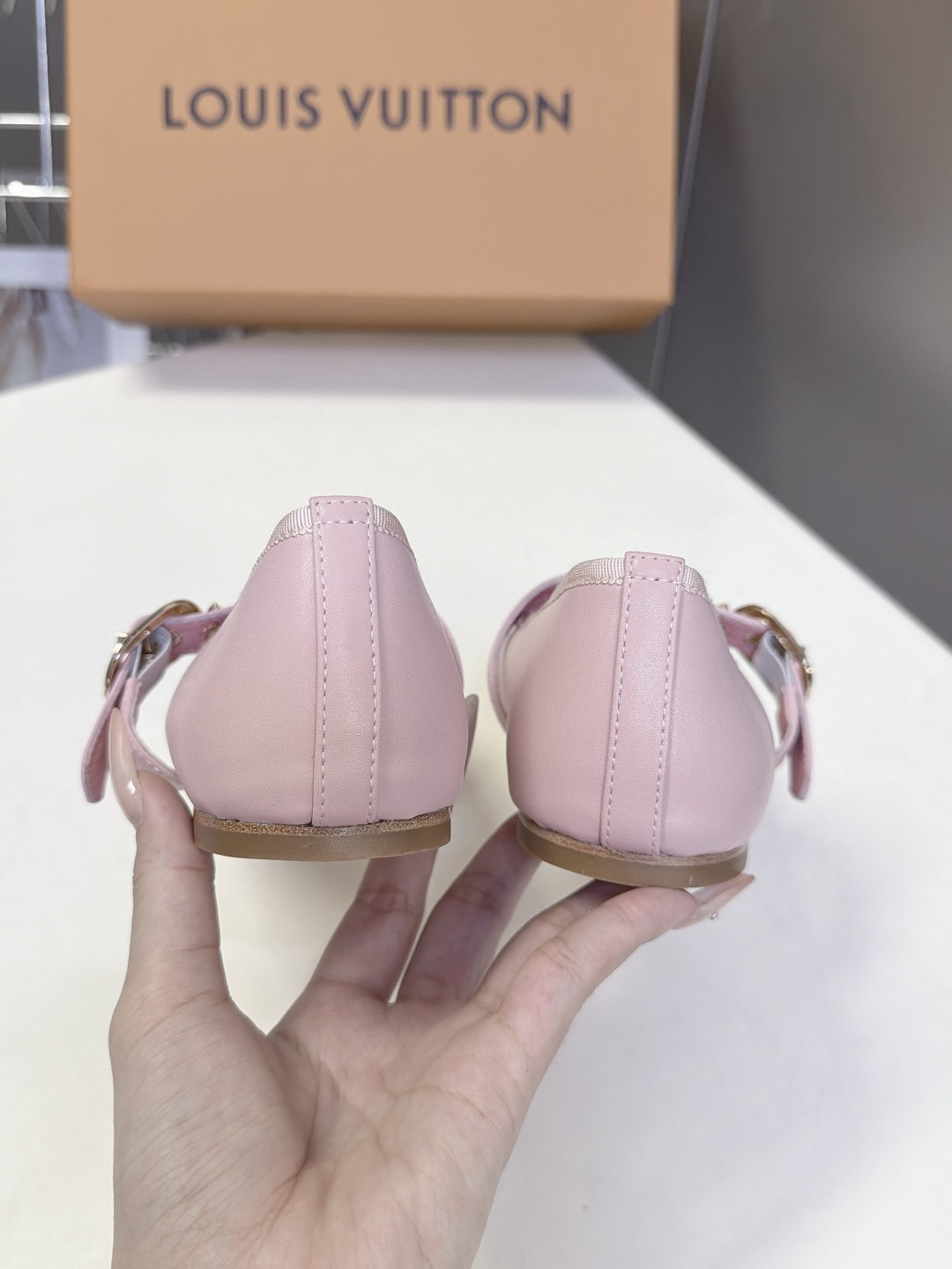 Louis Vuitton路易威登极简风玛丽珍平底鞋 Louis Vuitton路易威登极简风玛丽珍平底鞋