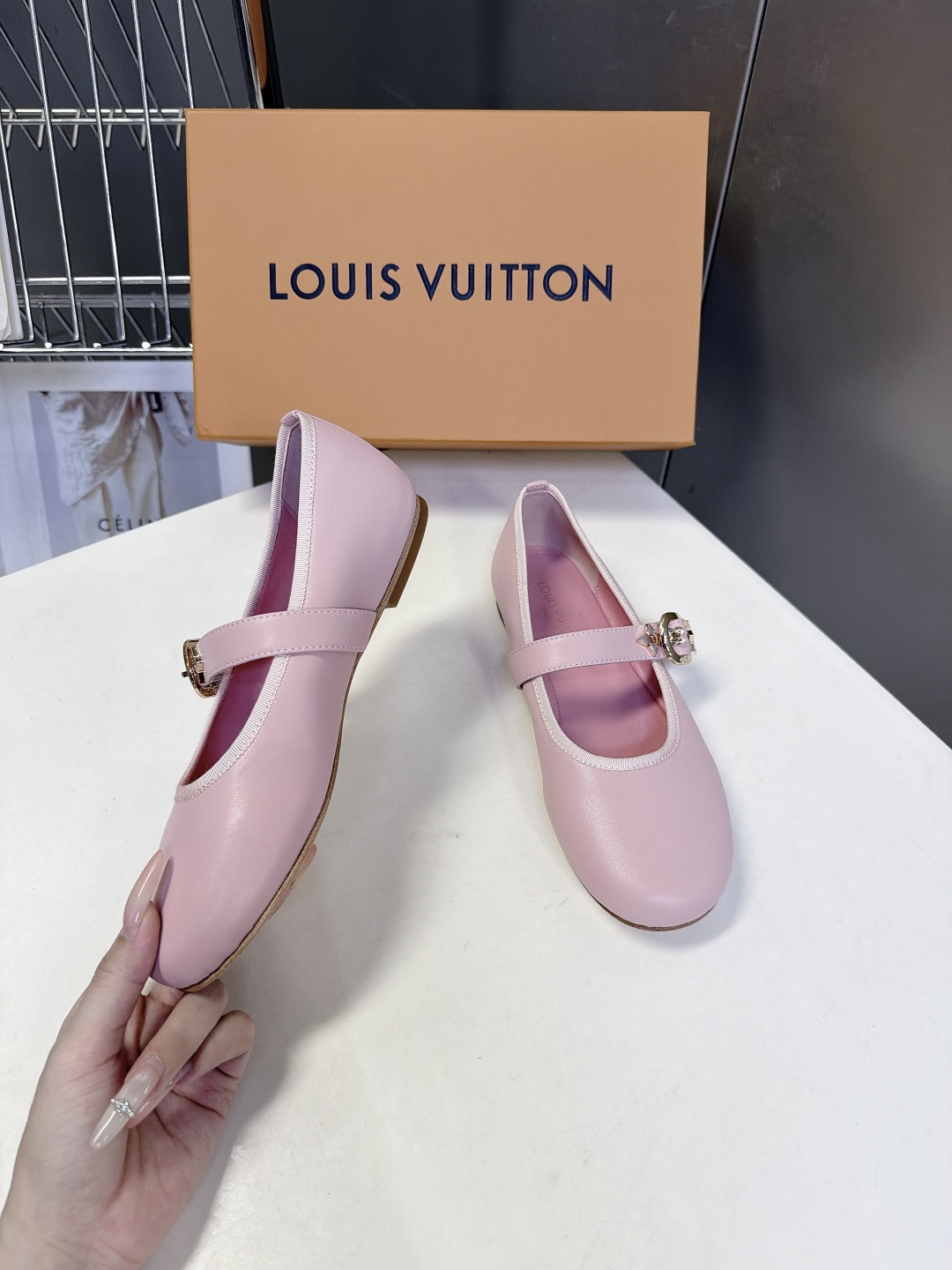 Louis Vuitton路易威登极简风玛丽珍平底鞋 Louis Vuitton路易威登极简风玛丽珍平底鞋