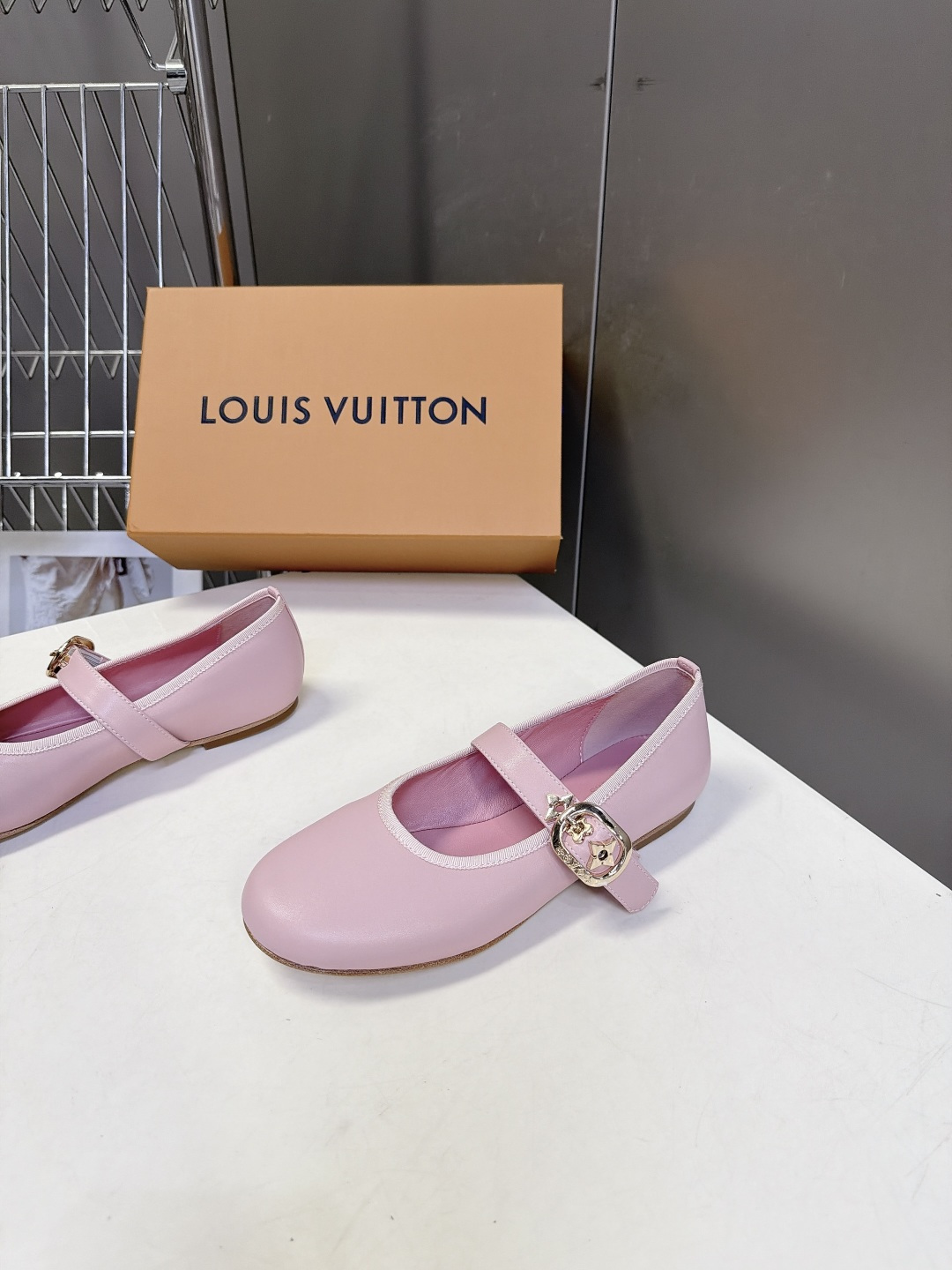 Louis Vuitton路易威登极简风玛丽珍平底鞋 Louis Vuitton路易威登极简风玛丽珍平底鞋