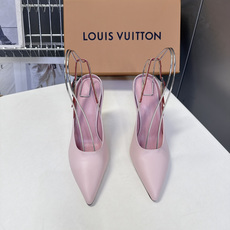 LOUIS VUITTON路易威登尖头后绊带细跟高跟鞋 超多明星网红种草 区别普通直细跟 弧形鞋跟视觉更轻盈 受力结构优 LOUIS VUITTON路易威登尖头后绊带细跟高跟鞋 超多明星网红种草 区别普通直细跟 弧形鞋跟视觉更轻盈 受力结构优