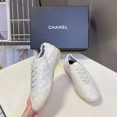 CHANEL香奈儿最新款菱格绗缝系带休闲运动鞋 超多明星网红种草 经典菱格衍缝工艺 鞋面侧面压印立体双C品牌标识 隐藏 CHANEL香奈儿最新款菱格绗缝系带休闲运动鞋 超多明星网红种草 经典菱格衍缝工艺 鞋面侧面压印立体双C品牌标识 隐藏