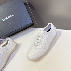 CHANEL香奈儿最新款菱格绗缝系带休闲运动鞋 超多明星网红种草 经典菱格衍缝工艺 鞋面侧面压印立体双C品牌标识 隐藏 CHANEL香奈儿最新款菱格绗缝系带休闲运动鞋 超多明星网红种草 经典菱格衍缝工艺 鞋面侧面压印立体双C品牌标识 隐藏