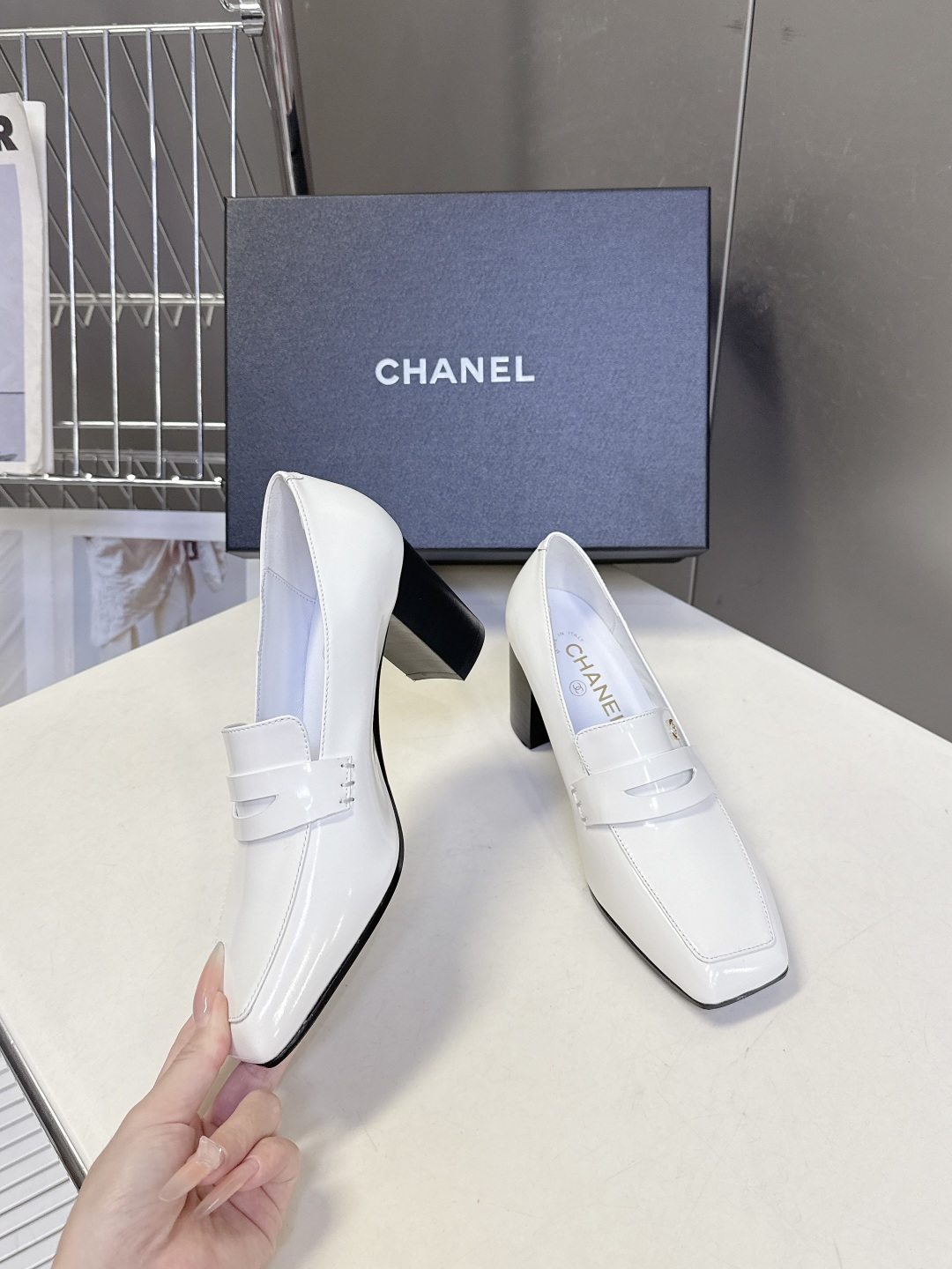 CHANEL香奈儿最新款方头粗跟乐福高跟鞋  超多明星网红种草 复古小方头 便士乐福经典鞋身结构 鞋面带标志性金属双C品