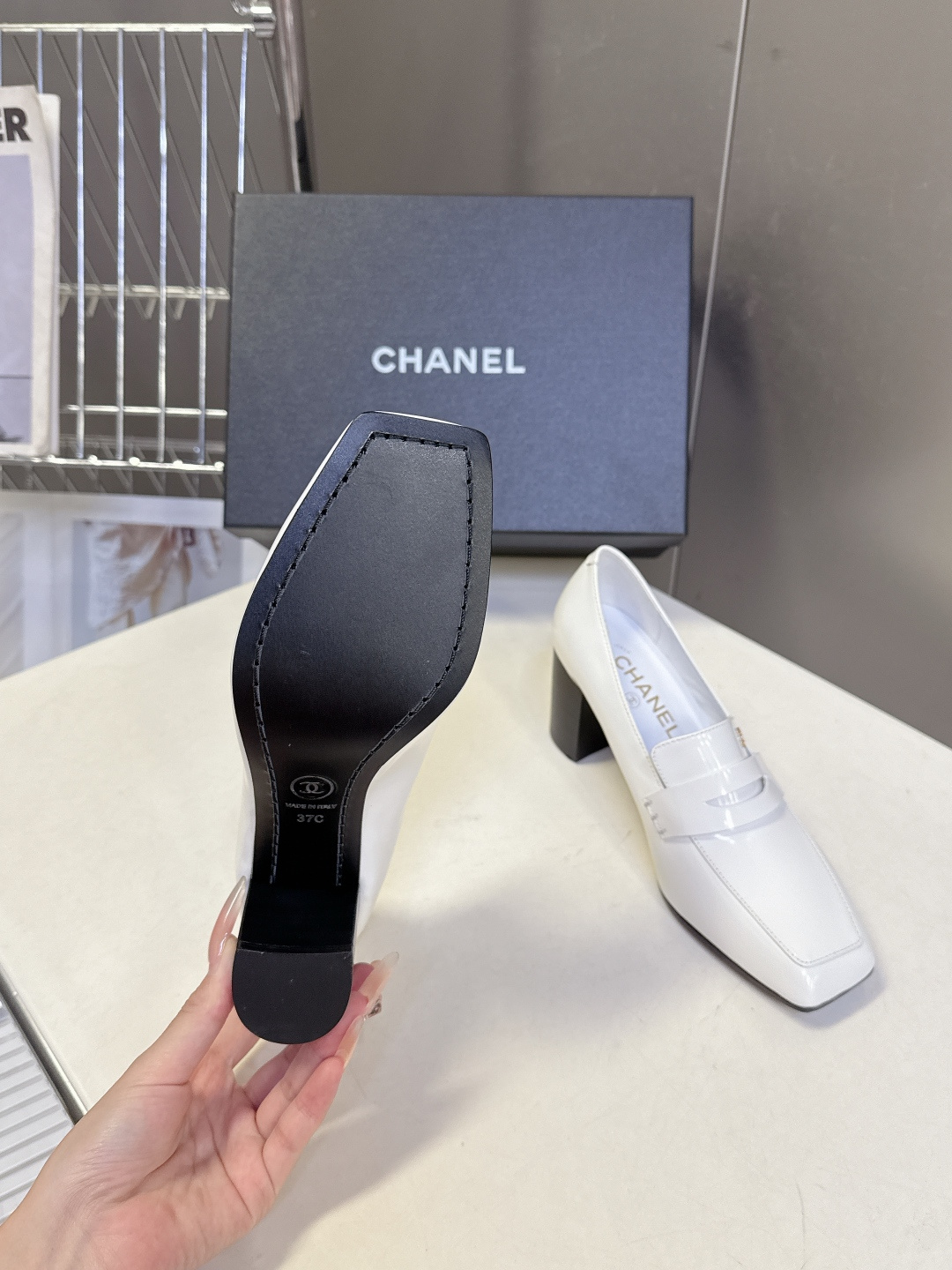 CHANEL香奈儿最新款方头粗跟乐福高跟鞋  超多明星网红种草 复古小方头 便士乐福经典鞋身结构 鞋面带标志性金属双C品
