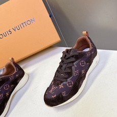 Louis Vuitton 路易威登最新款复古拼色慢跑运动鞋 超多明星网红种草 流线型低帮慢跑鞋版型 波浪形拼接裁片 Louis Vuitton 路易威登最新款复古拼色慢跑运动鞋 超多明星网红种草 流线型低帮慢跑鞋版型 波浪形拼接裁片
