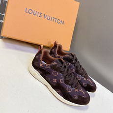 Louis Vuitton 路易威登最新款复古拼色慢跑运动鞋 超多明星网红种草 流线型低帮慢跑鞋版型 波浪形拼接裁片 Louis Vuitton 路易威登最新款复古拼色慢跑运动鞋 超多明星网红种草 流线型低帮慢跑鞋版型 波浪形拼接裁片